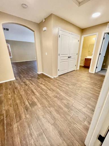 Main picture of 23807 W Grove St