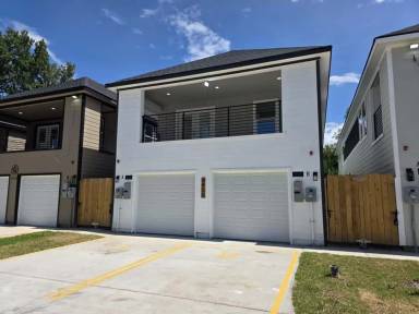 Main picture of 8406 De Priest St