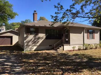 Main picture of 2715 Thornton Cir SW