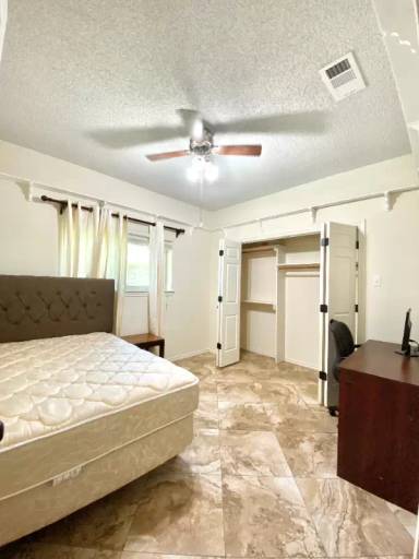 Main picture of 1405 Ridgemoor Ln