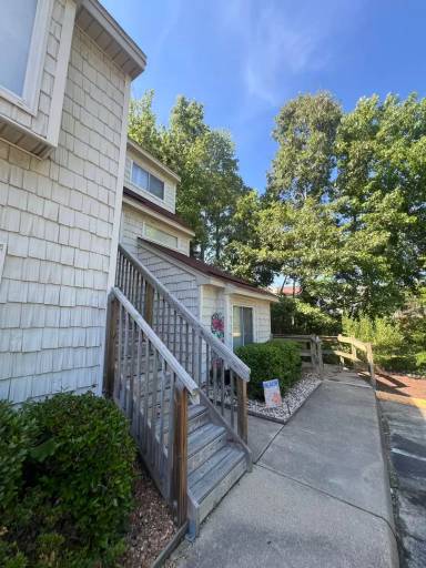 Main picture of 845 Virginia Ct