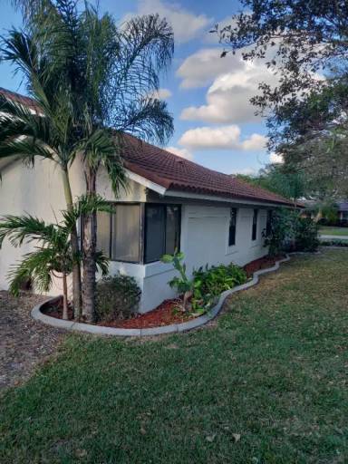 Main picture of 2700 NW 112th Ave