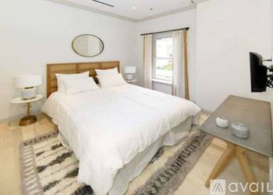Main picture of 808 Lexington Ave