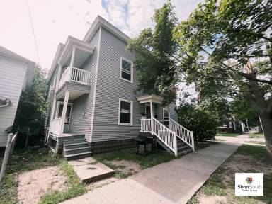 Main picture of 766 6th St NW