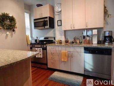 Main picture of 60 College Ave