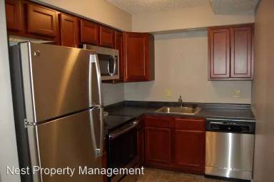 Main picture of 902-906 N Dodge St Apartments