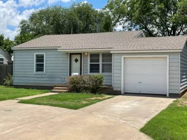 Main picture of 2506-2818 36th St