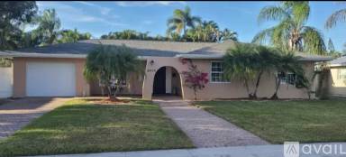 Main picture of 2635 Poinciana Dr