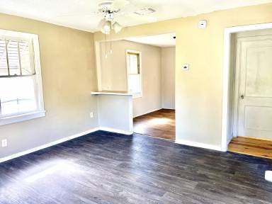 Main picture of 8991 Thelma St