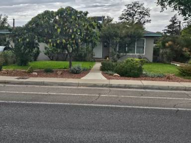 Main picture of 611 Carlisle Blvd SE