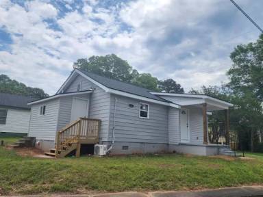 Main picture of 300 N Evans St