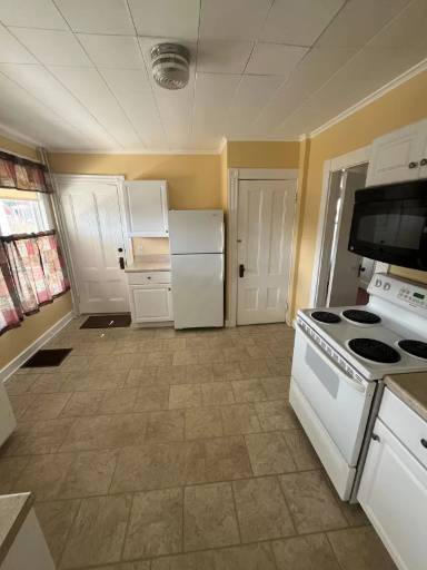 Main picture of 10 Middle St