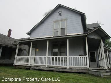 Main picture of 700 W Powers St