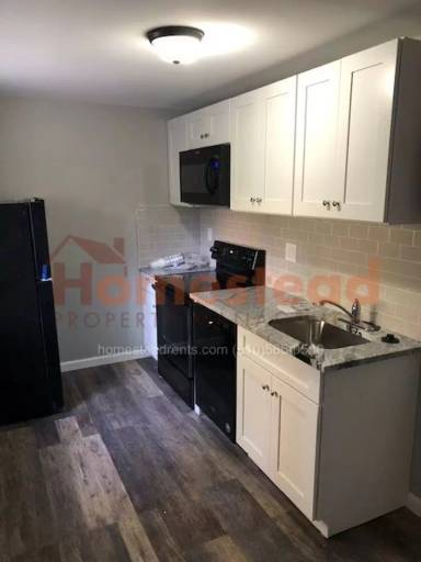 Main picture of 20 N Front St