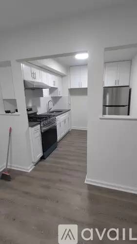 Main picture of 266 W 236th St
