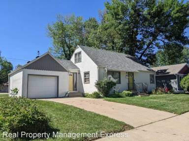 Main picture of 2611 S Duluth Ave
