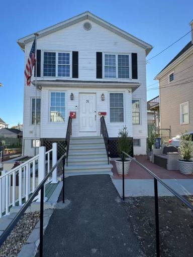 Main picture of 31 Tapley Ave
