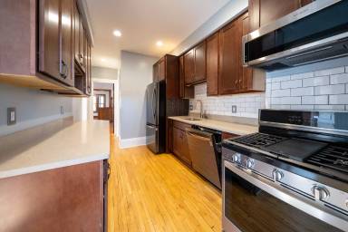 Main picture of 11 Melbourne Ave SE