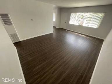 Main picture of 13301 Kornblum Ave