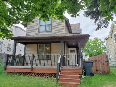 Main picture of 1012 W 28th St