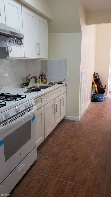 Main picture of 39 28th Ave