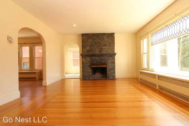 Main picture of 359 Deering Ave