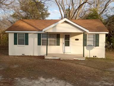 Main picture of 2166 Magnolia St