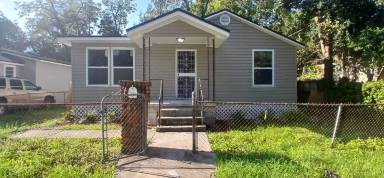 Main picture of 1550 W 32nd St