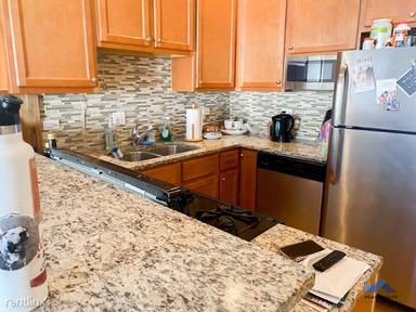 Main picture of 1406 W Superior St