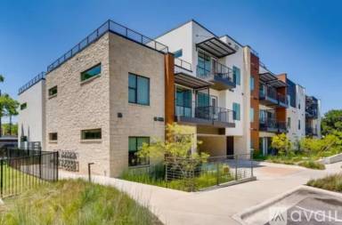 Main picture of 207 W Johanna St