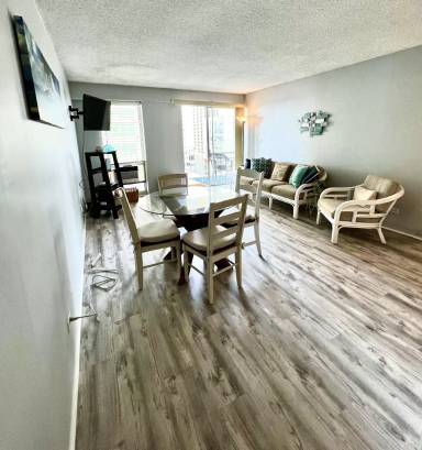 Main picture of 2575 Kuhio Ave