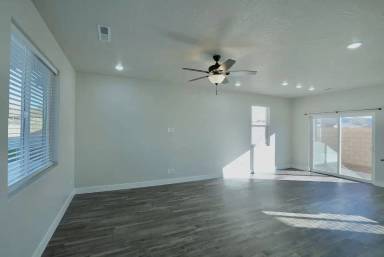 Main picture of 49 S 475 E