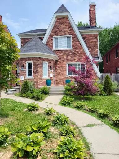 Main picture of 4450 Grayton St