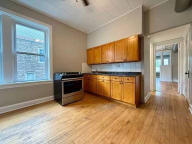 Main picture of 3341 S Lituanica Ave