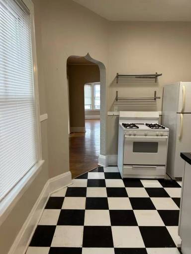 Main picture of 710 Pelham Blvd