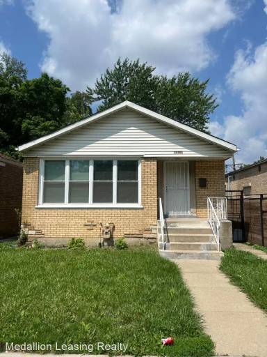 Main picture of 10306 S Corliss Ave