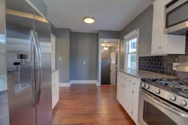 Main picture of 835 Jones St