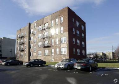 Main picture of 10 S Grove St