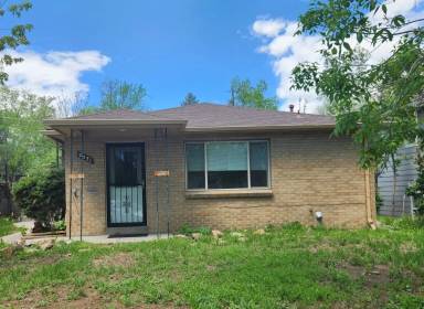 Main picture of 2531 S Pennsylvania St