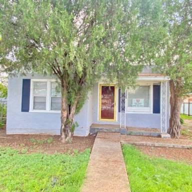 Main picture of 3005 Colgate St