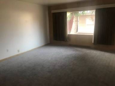 Main picture of 803 1/2 E 4th St