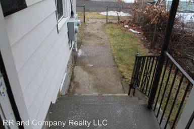 Main picture of 27 Palm St