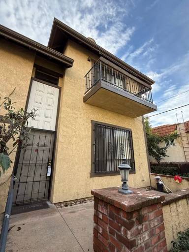 Main picture of 435 N Alhambra Ave