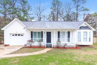Main picture of 2613 Laburnum Dr