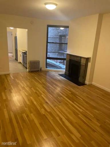 Main picture of 152 E 84th St