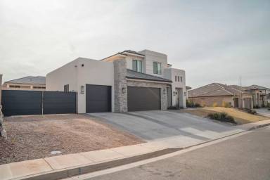 Main picture of 1322 E Toliman Way