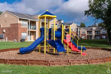 Main picture of Pine Hollow Apartments