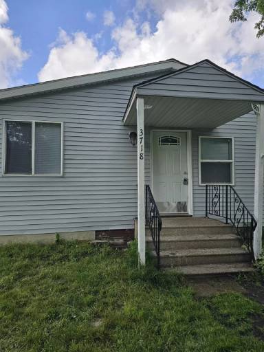 Main picture of 3718 York St