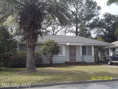 Main picture of 2203 E 56th St