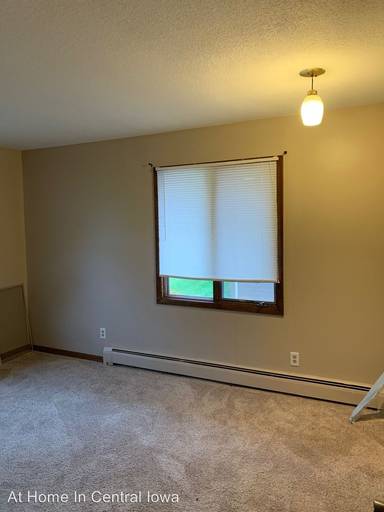 Main picture of 501 S Walnut St